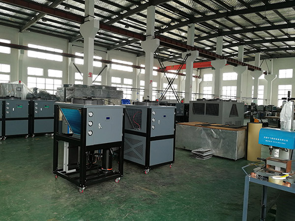 冷水機(jī)生產(chǎn)部車(chē)間一角